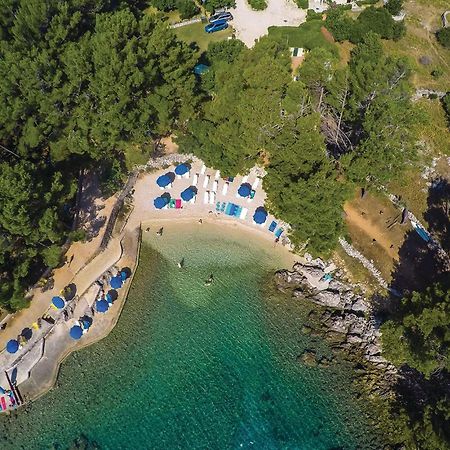 Lovely Apartment In Veli Losinj With Kitchen Exteriér fotografie