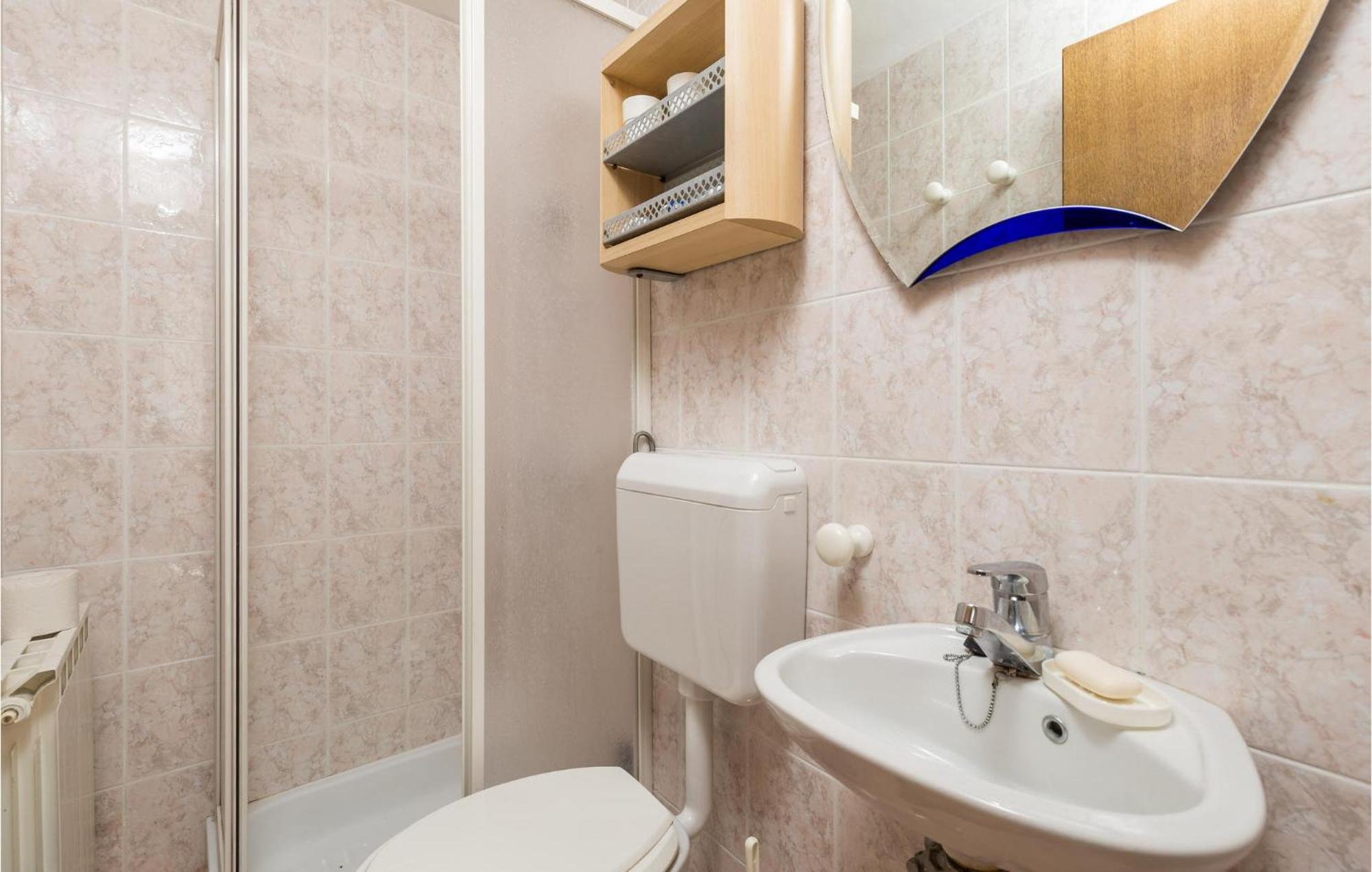 Lovely Apartment In Veli Losinj With Kitchen Exteriér fotografie