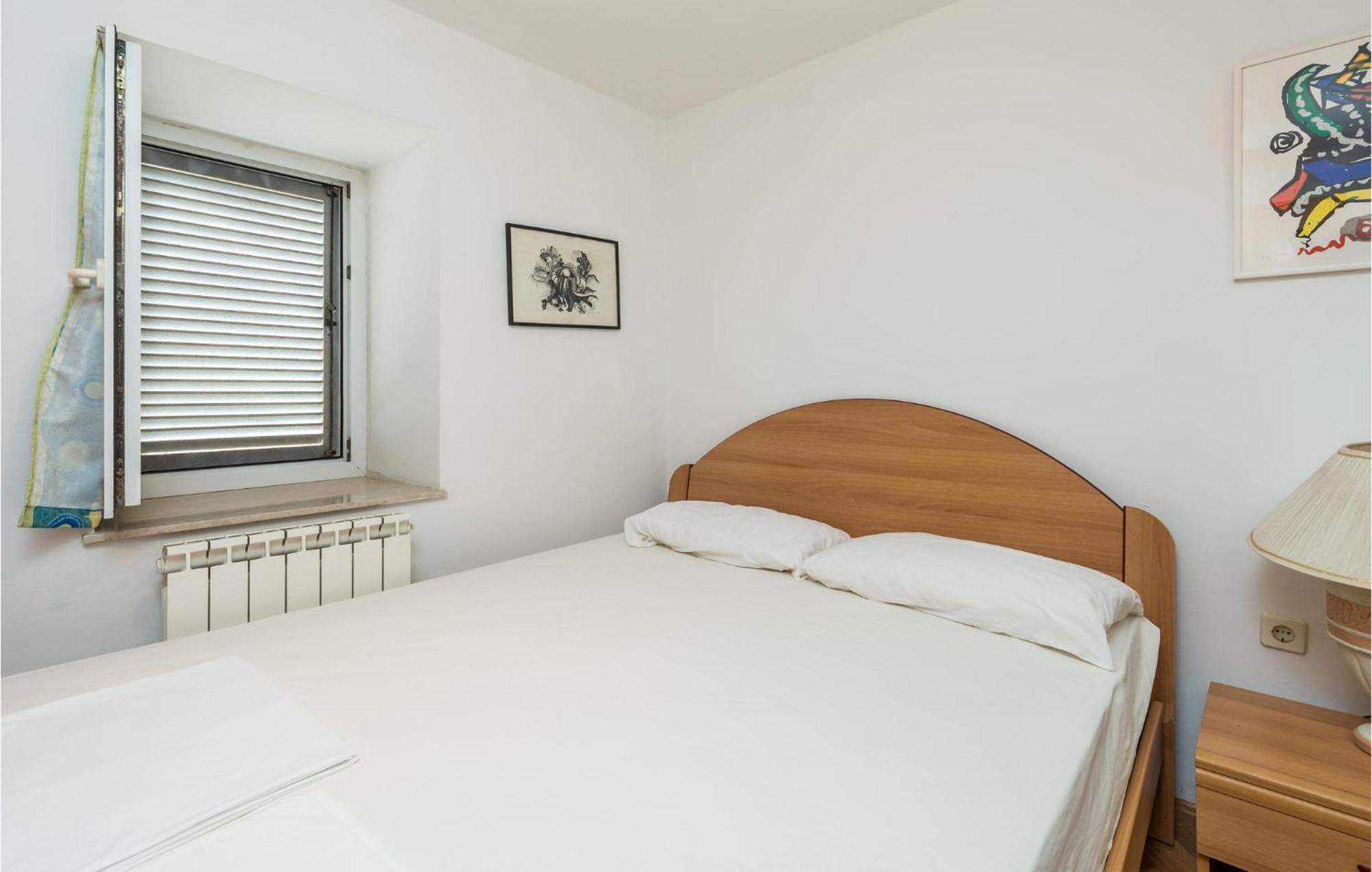 Lovely Apartment In Veli Losinj With Kitchen Exteriér fotografie