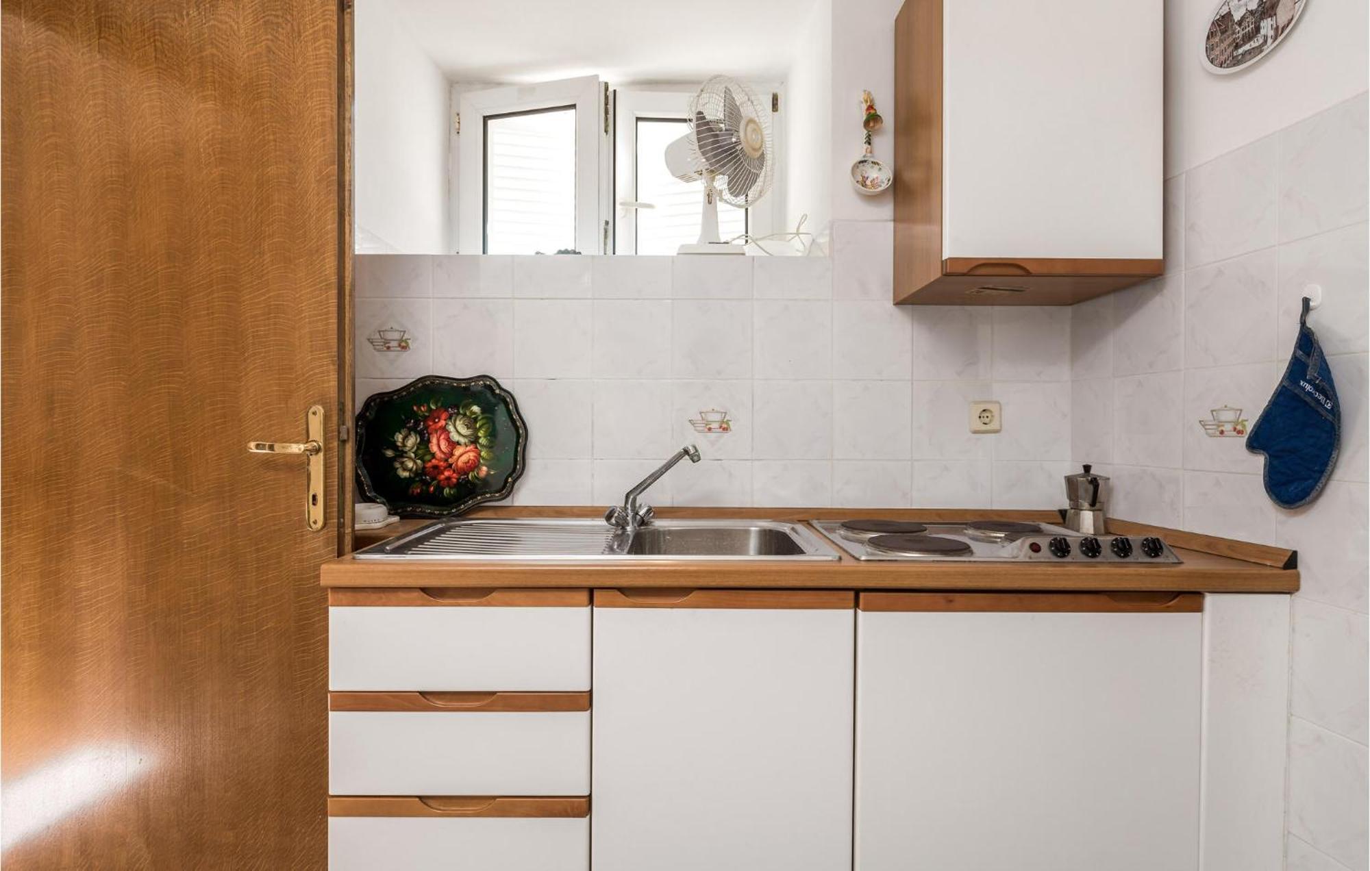 Lovely Apartment In Veli Losinj With Kitchen Exteriér fotografie