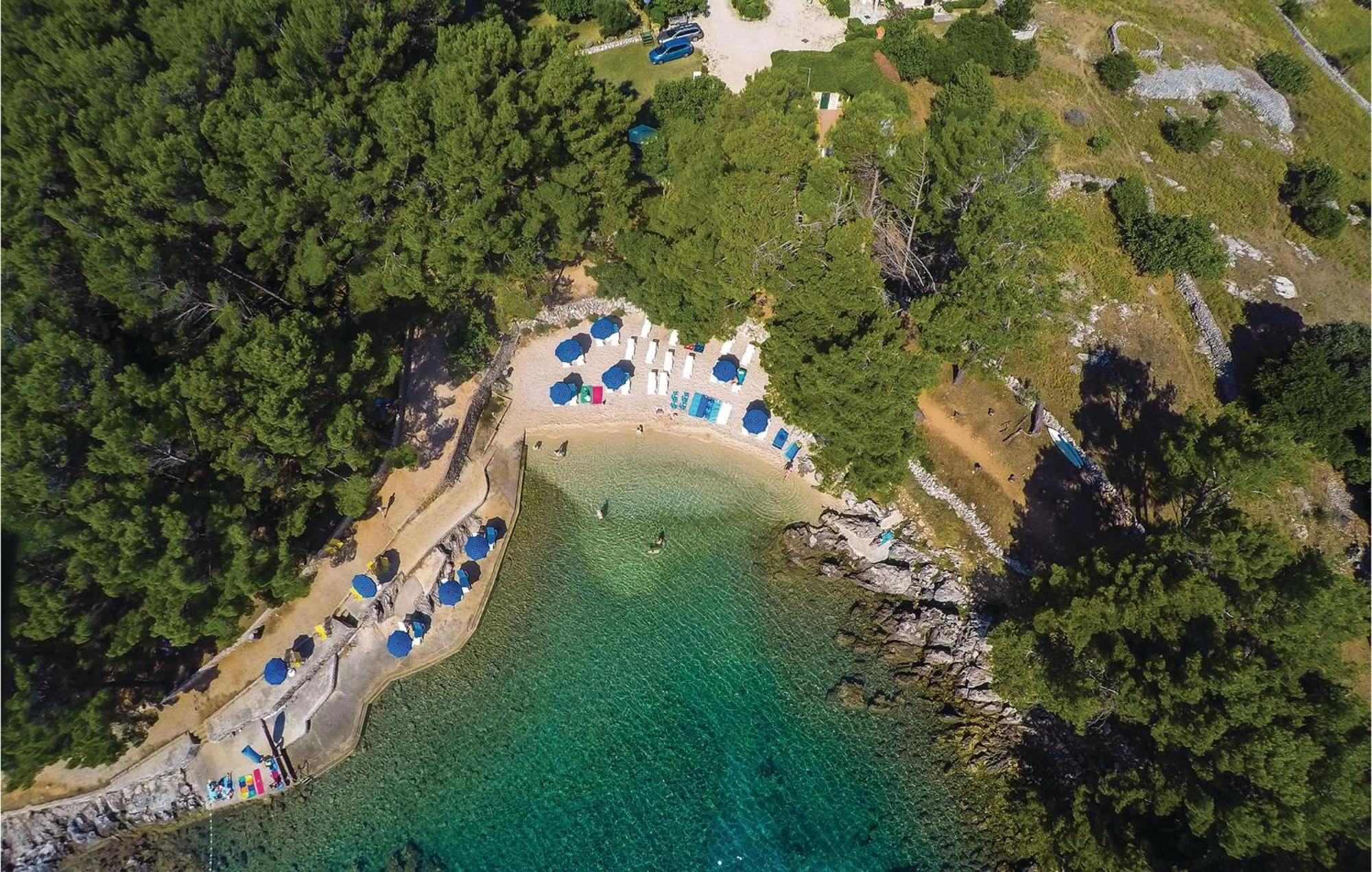 Lovely Apartment In Veli Losinj With Kitchen Exteriér fotografie