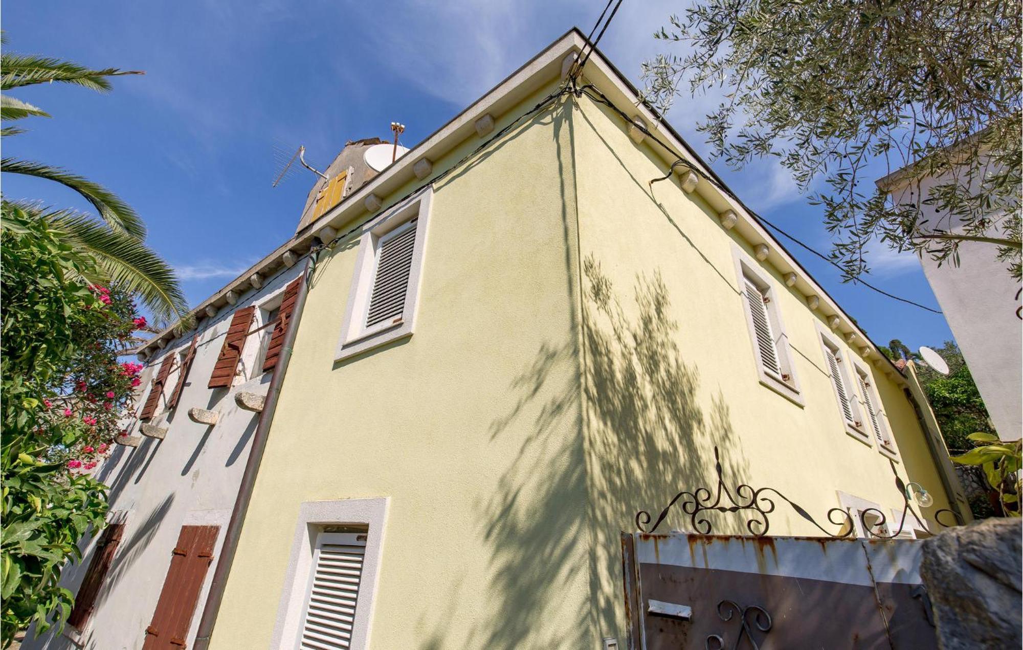 Lovely Apartment In Veli Losinj With Kitchen Exteriér fotografie