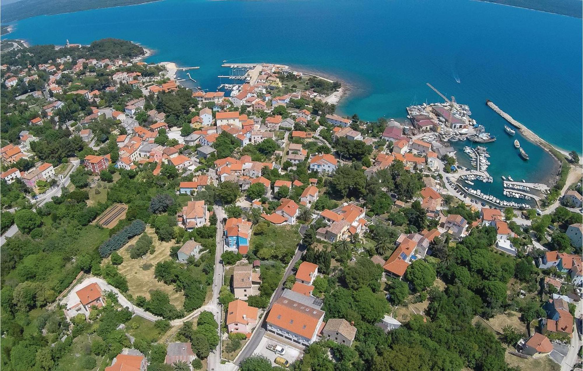 Lovely Apartment In Veli Losinj With Kitchen Exteriér fotografie